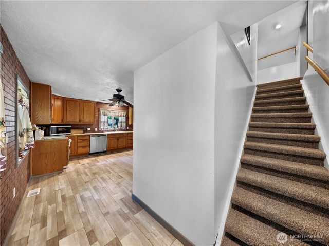 2440 Birch Bay Lynden Road, Custer, WA 98240