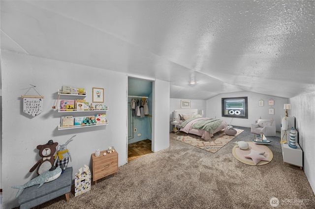 2440 Birch Bay Lynden Road, Custer, WA 98240