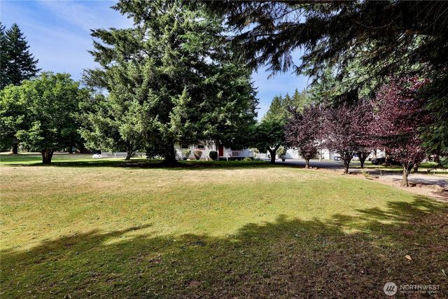 2440 Birch Bay Lynden Road, Custer, WA 98240