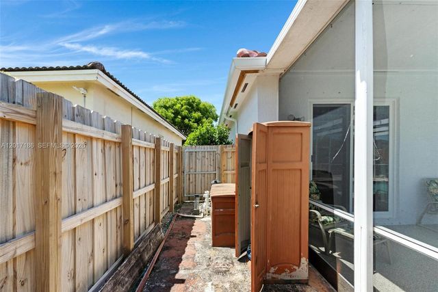 2915 SE 4th Pl, Homestead, FL 33033