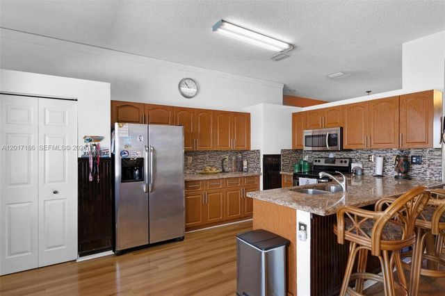 2915 SE 4th Pl, Homestead, FL 33033