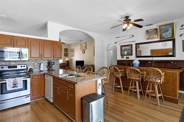 2915 SE 4th Pl, Homestead, FL 33033