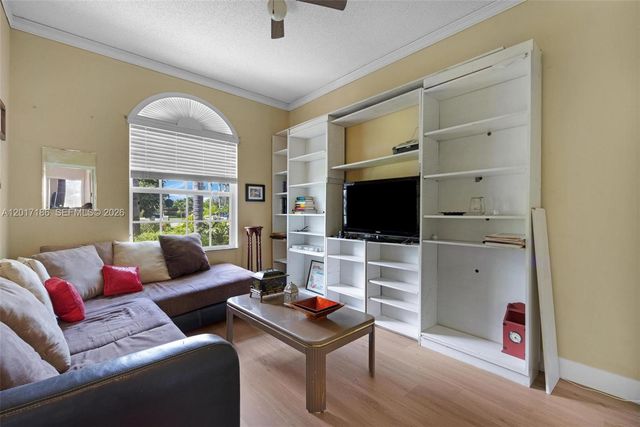 2915 SE 4th Pl, Homestead, FL 33033