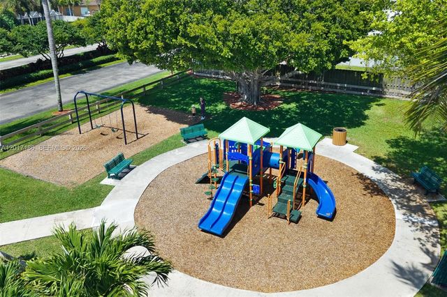 2915 SE 4th Pl, Homestead, FL 33033