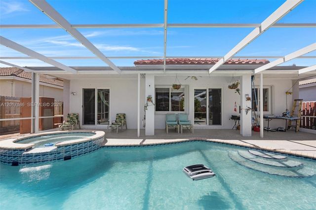 2915 SE 4th Pl, Homestead, FL 33033