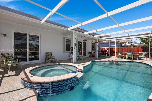 2915 SE 4th Pl, Homestead, FL 33033