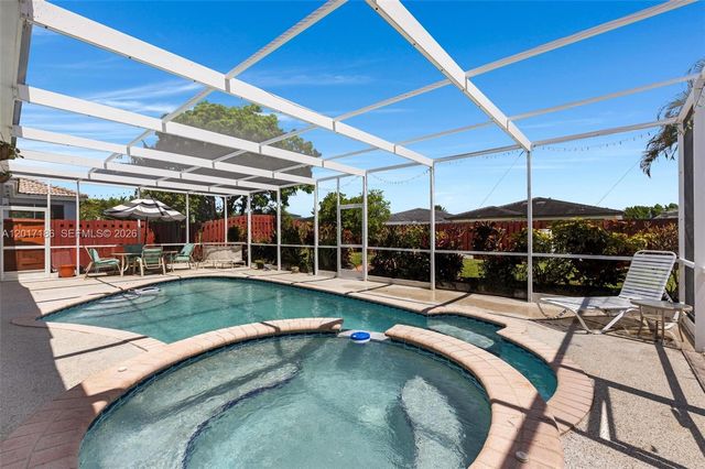 2915 SE 4th Pl, Homestead, FL 33033