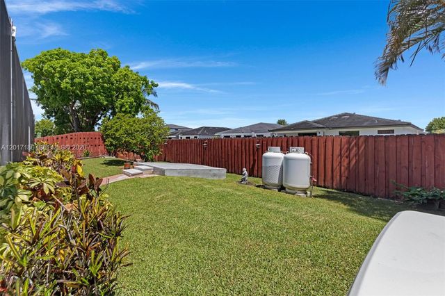 2915 SE 4th Pl, Homestead, FL 33033