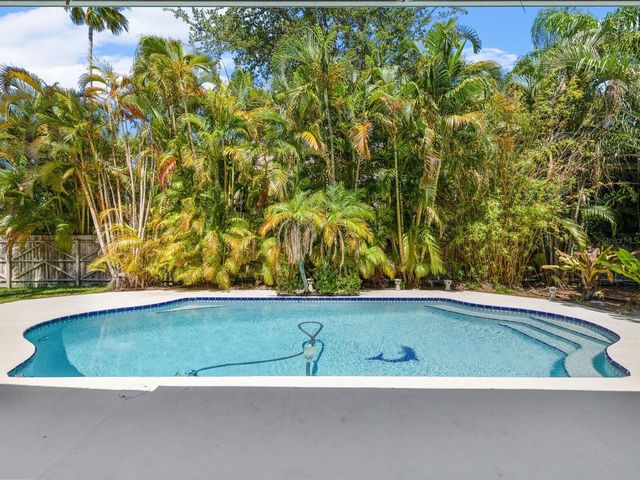 502 FLORIDA BOULEVARD, Crystal Beach, FL 34681