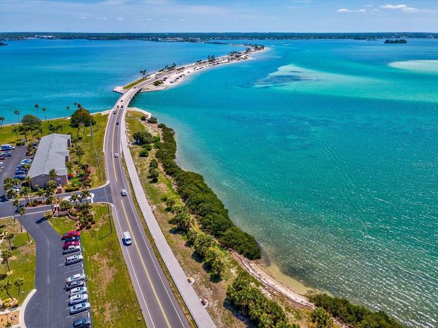 502 FLORIDA BOULEVARD, Crystal Beach, FL 34681