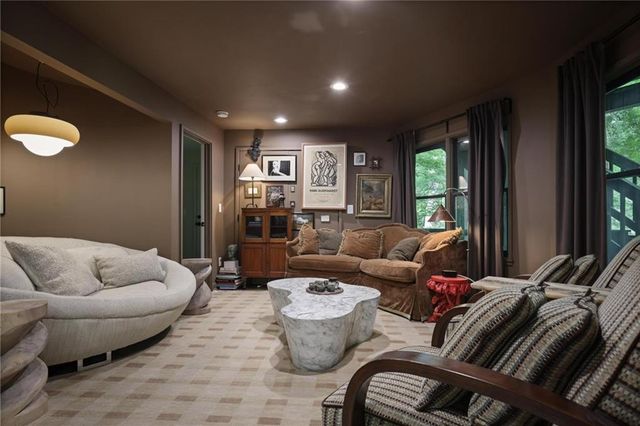 595 Overbrook Drive NW, Atlanta, GA 30318
