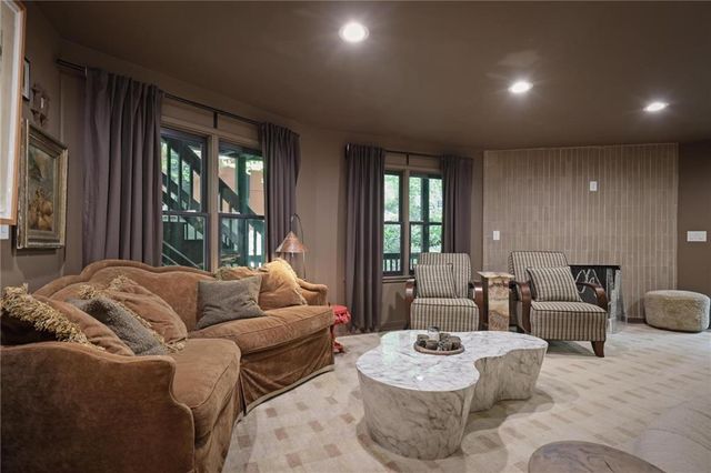 595 Overbrook Drive NW, Atlanta, GA 30318
