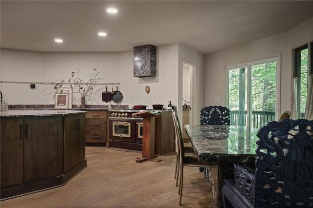 595 Overbrook Drive NW, Atlanta, GA 30318