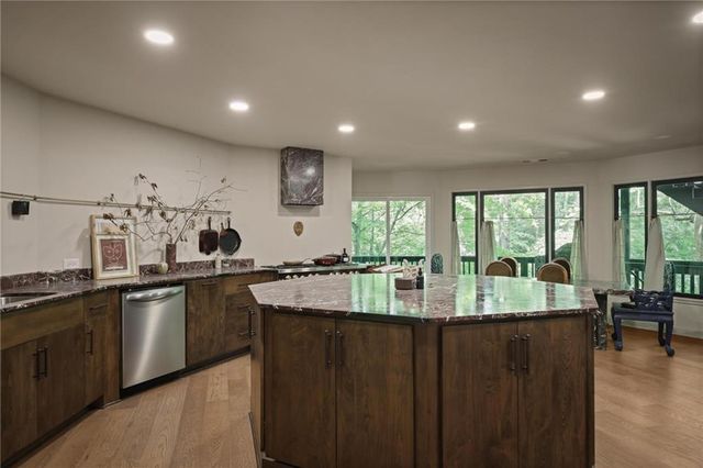 595 Overbrook Drive NW, Atlanta, GA 30318