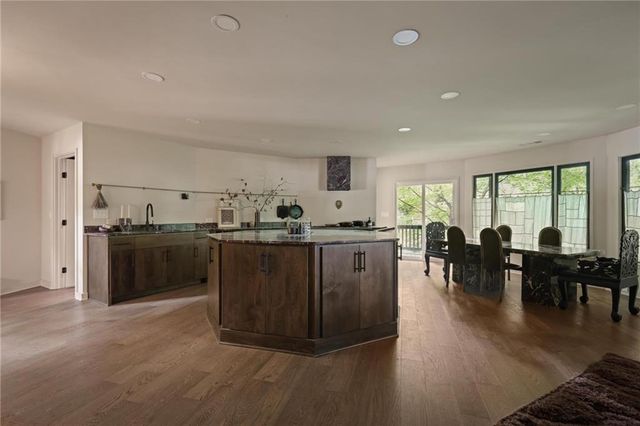 595 Overbrook Drive NW, Atlanta, GA 30318