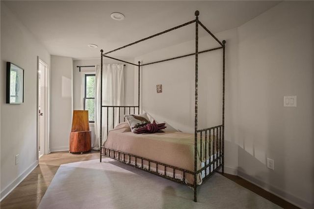 595 Overbrook Drive NW, Atlanta, GA 30318