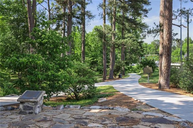 595 Overbrook Drive NW, Atlanta, GA 30318