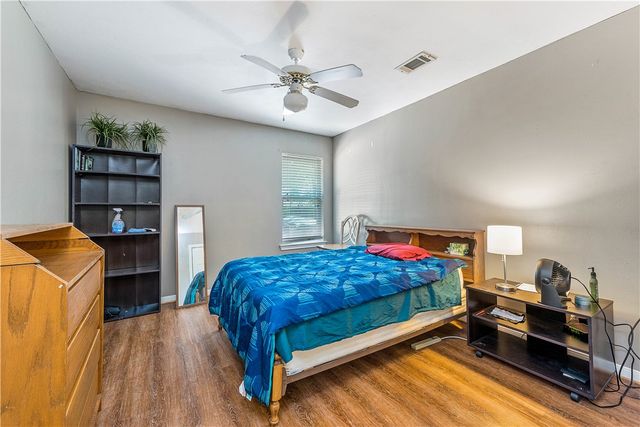 2413 Pintail Loop, College Station, TX 77845