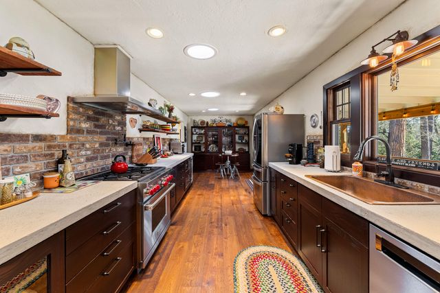 1973 Southgate Way, Grants Pass, OR 97527