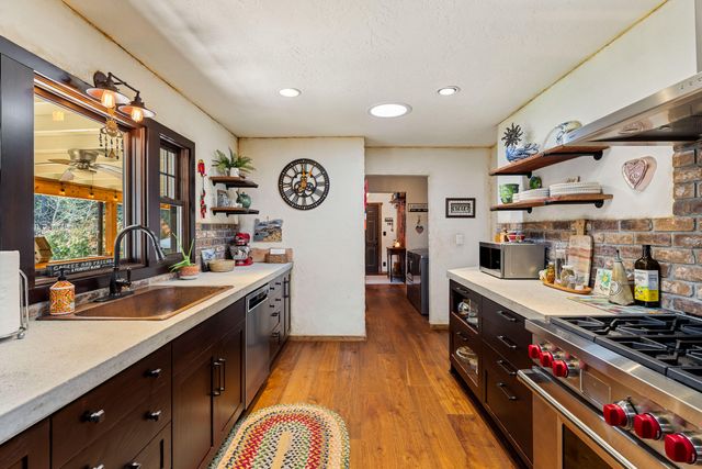 1973 Southgate Way, Grants Pass, OR 97527