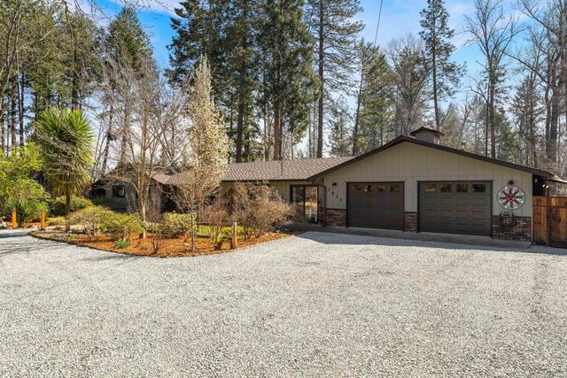 1973 Southgate Way, Grants Pass, OR 97527