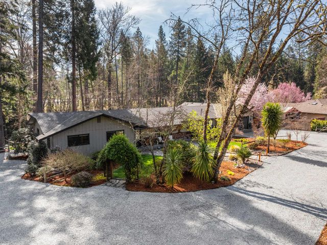 1973 Southgate Way, Grants Pass, OR 97527