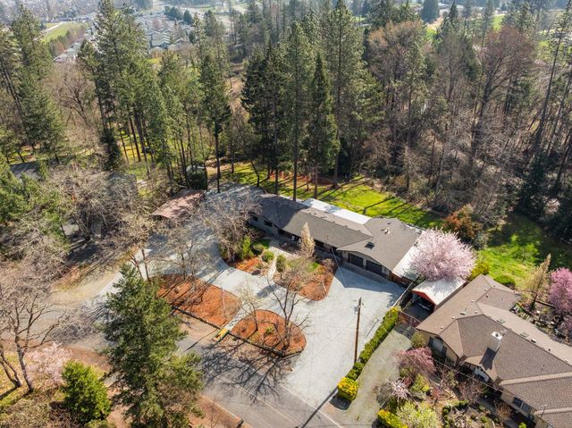 1973 Southgate Way, Grants Pass, OR 97527