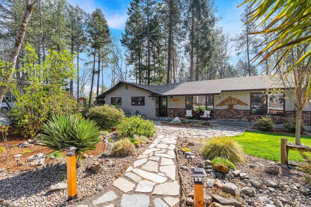 1973 Southgate Way, Grants Pass, OR 97527