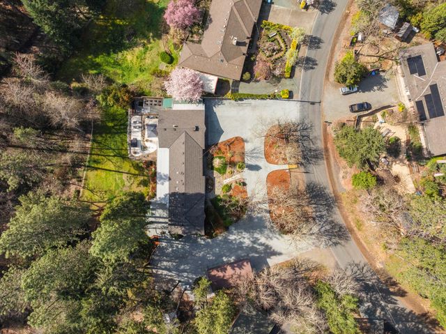 1973 Southgate Way, Grants Pass, OR 97527