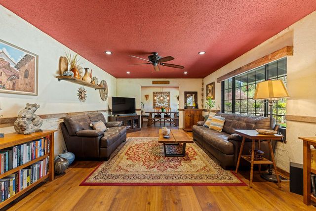 1973 Southgate Way, Grants Pass, OR 97527