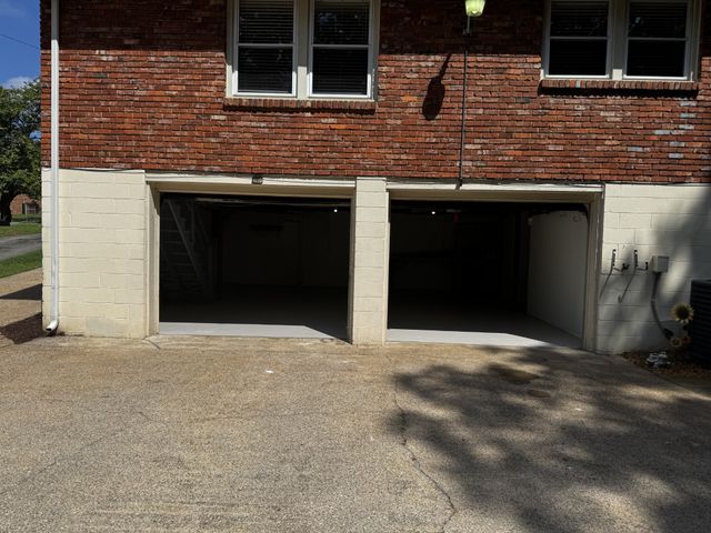 504 McDonald Dr, Nashville, TN 37217