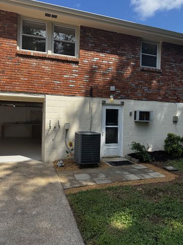 504 McDonald Dr, Nashville, TN 37217