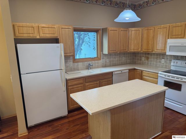 2301 City View Court, Lincoln, NE 68521