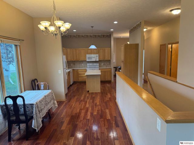 2301 City View Court, Lincoln, NE 68521