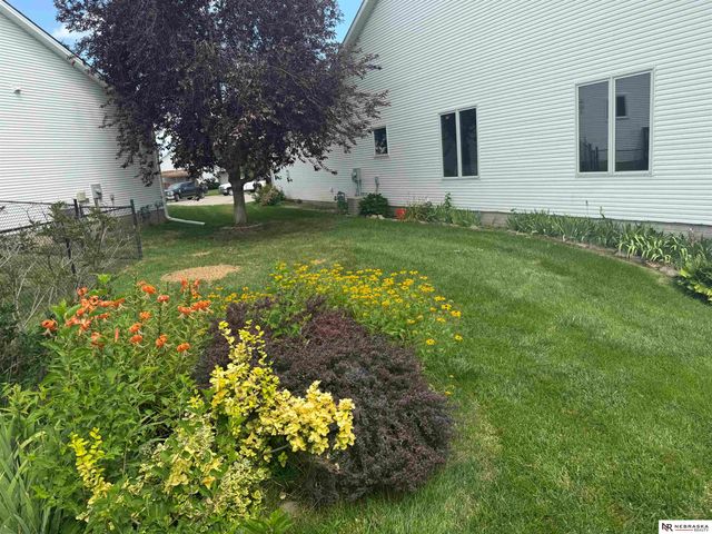 2301 City View Court, Lincoln, NE 68521
