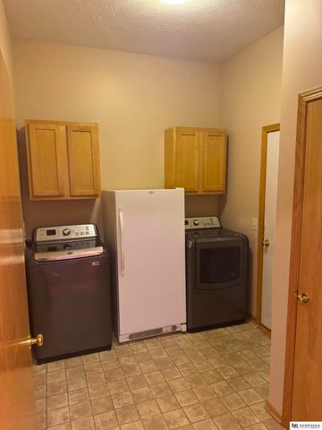 2301 City View Court, Lincoln, NE 68521