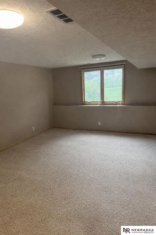 2301 City View Court, Lincoln, NE 68521
