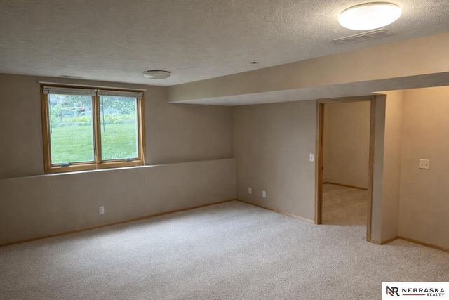 2301 City View Court, Lincoln, NE 68521