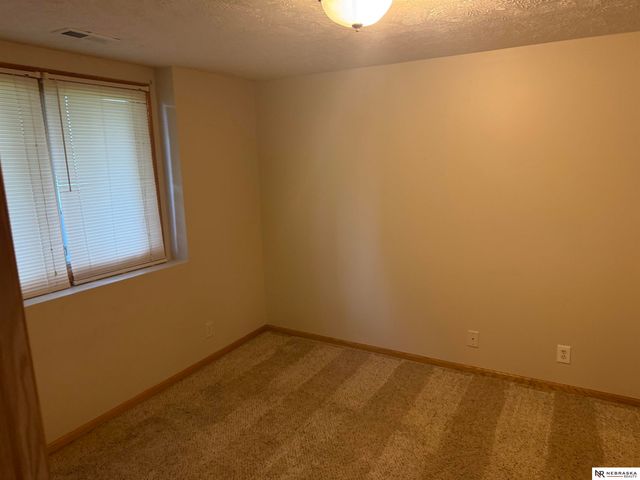2301 City View Court, Lincoln, NE 68521