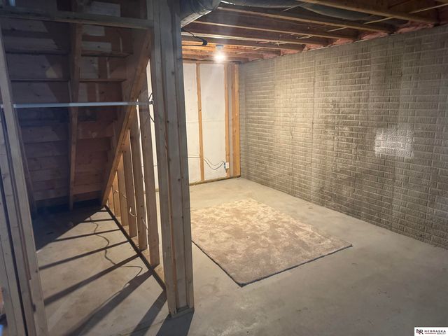 2301 City View Court, Lincoln, NE 68521