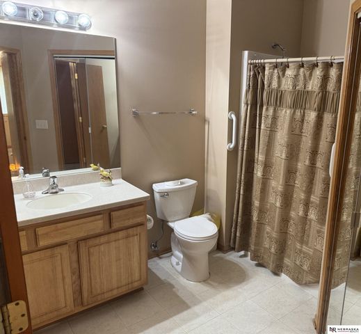 2301 City View Court, Lincoln, NE 68521