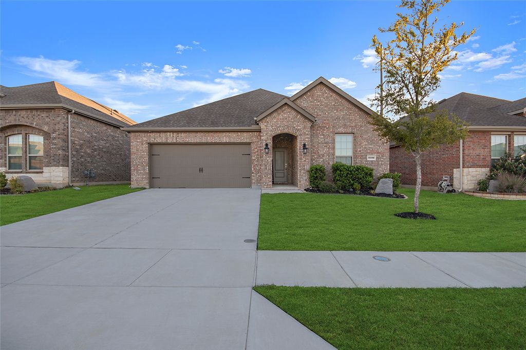 3102 Moccasin Lane, Aubrey, TX 76227 — exterior