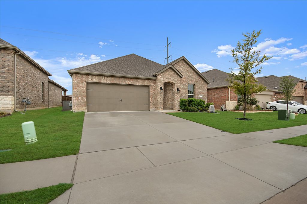 3102 Moccasin Lane, Aubrey, TX 76227 — photo 3