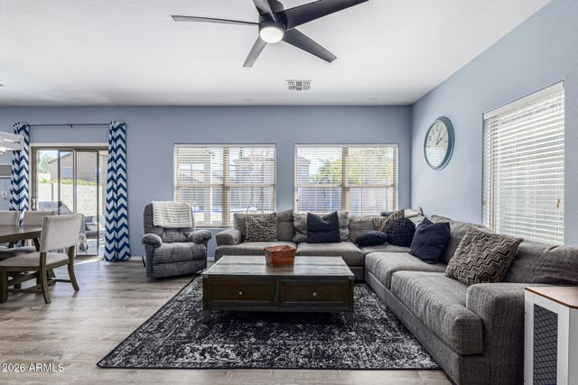 57 W SADDLE Way, San Tan Valley, AZ 85143