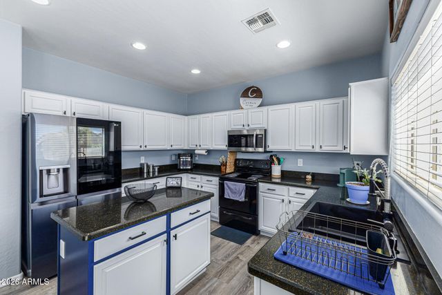 57 W SADDLE Way, San Tan Valley, AZ 85143