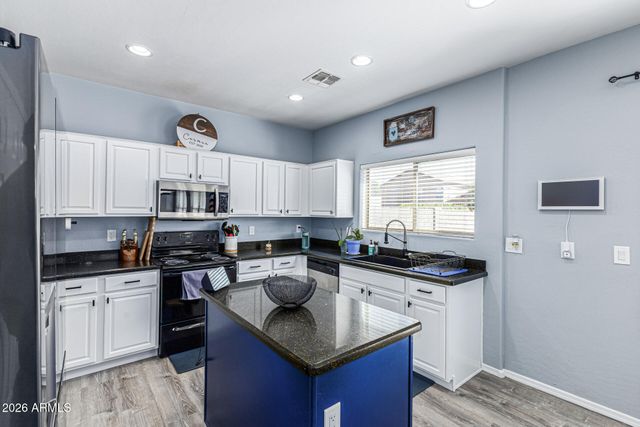 57 W SADDLE Way, San Tan Valley, AZ 85143