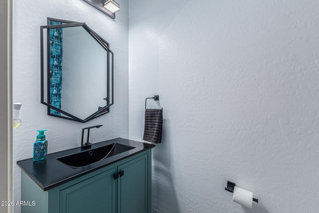 57 W SADDLE Way, San Tan Valley, AZ 85143