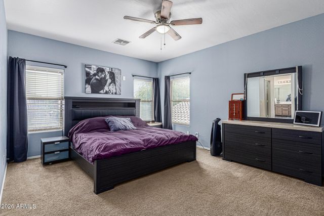 57 W SADDLE Way, San Tan Valley, AZ 85143