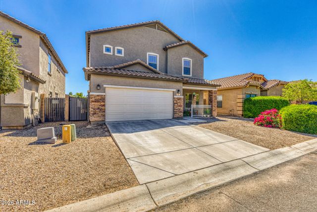 57 W SADDLE Way, San Tan Valley, AZ 85143