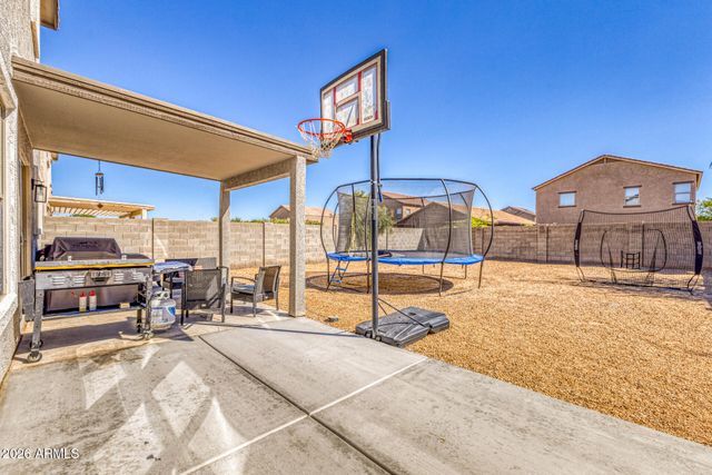 57 W SADDLE Way, San Tan Valley, AZ 85143